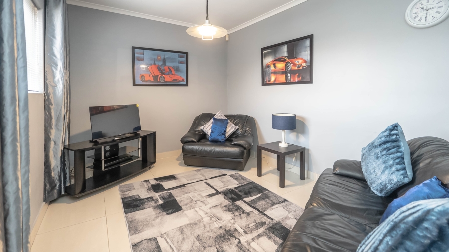 6 Bedroom Property for Sale in Rouxville Western Cape